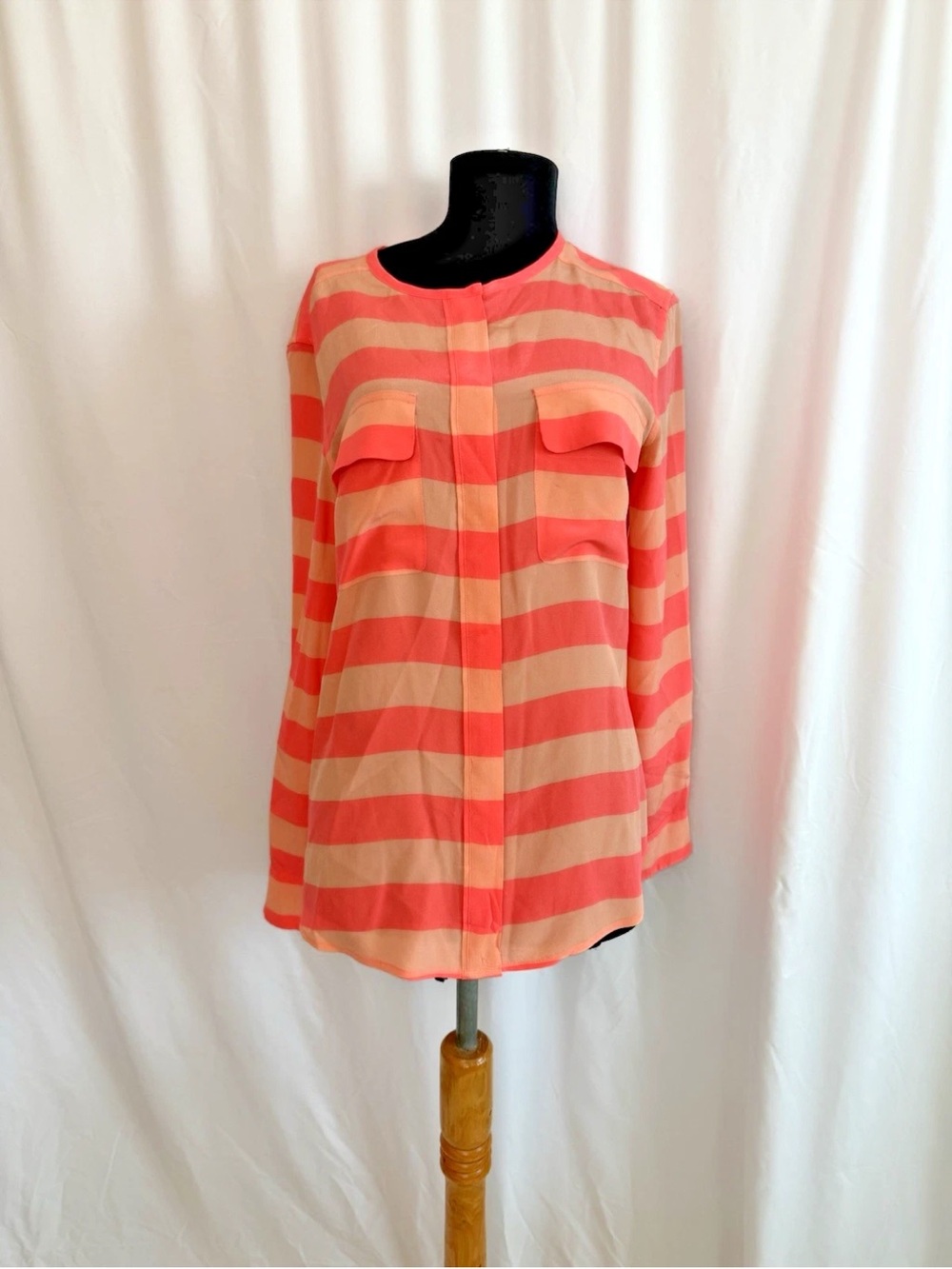 Equipment Femme Orange Striped Silk Top - size Small